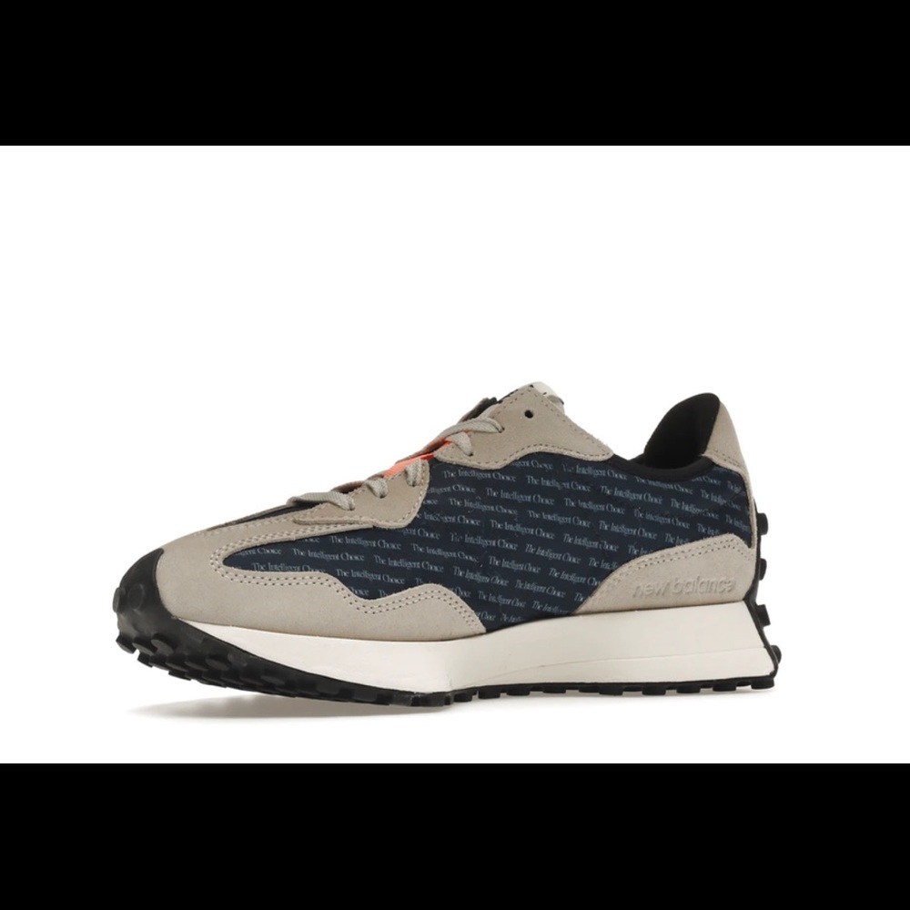 Brand new in box New Balance 327